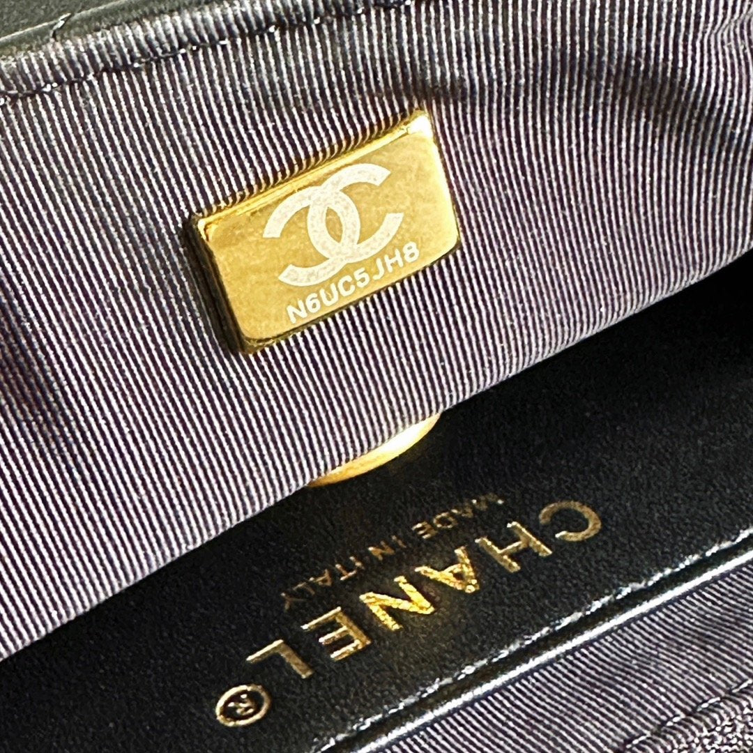 𝐂𝐡𝐚𝐧𝐞𝐥 23b Limited Gold Coin CF