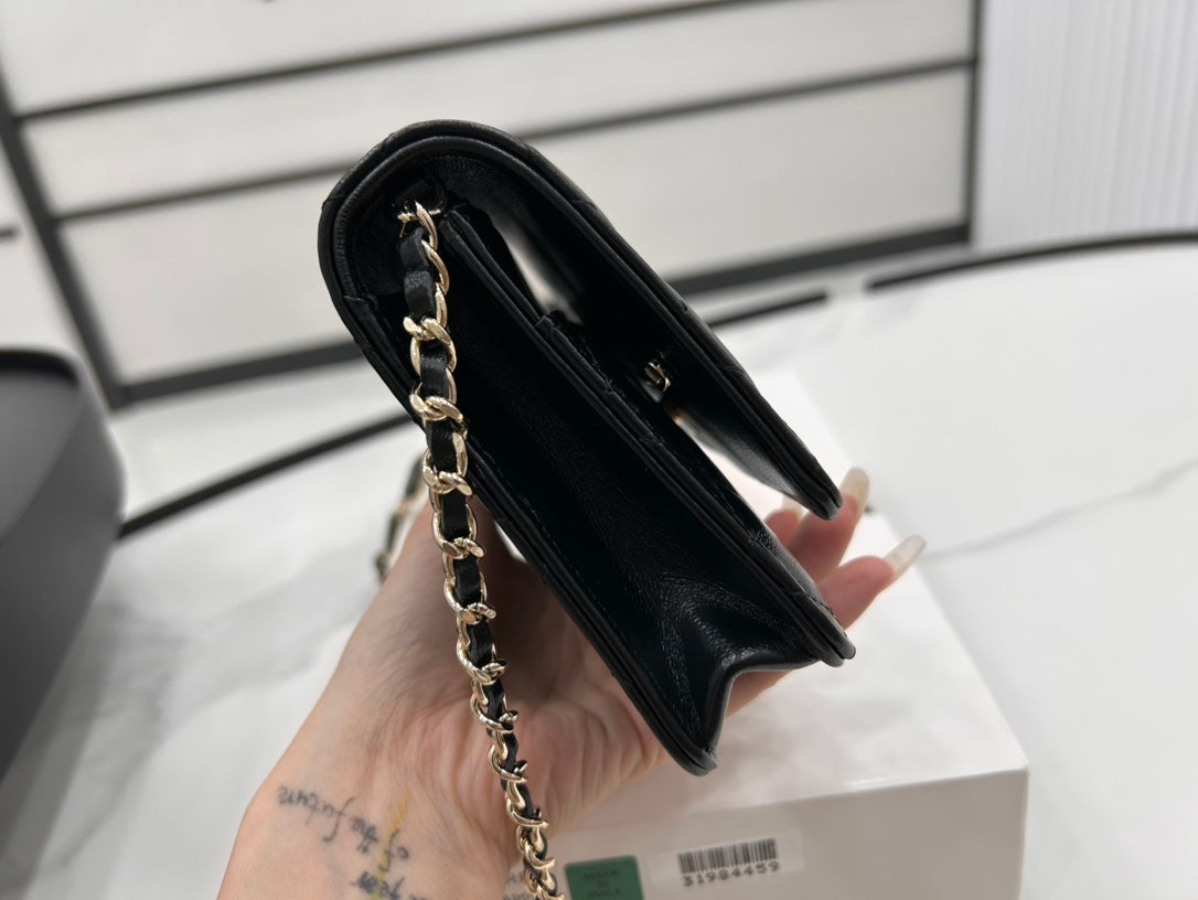 A96017 Chanel 23b