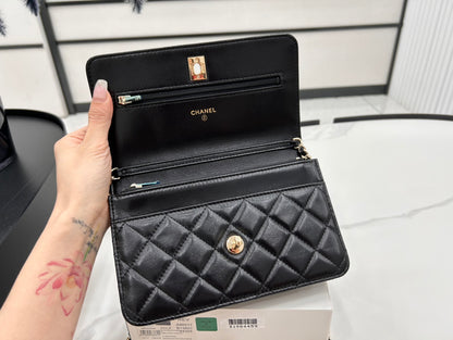A96017 Chanel 23b