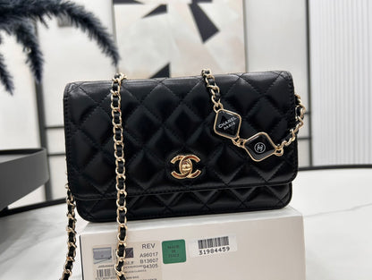 A96017 Chanel 23b