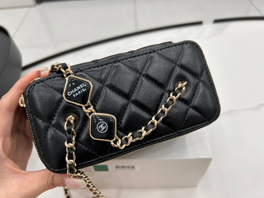 A96018 Chanel 23b