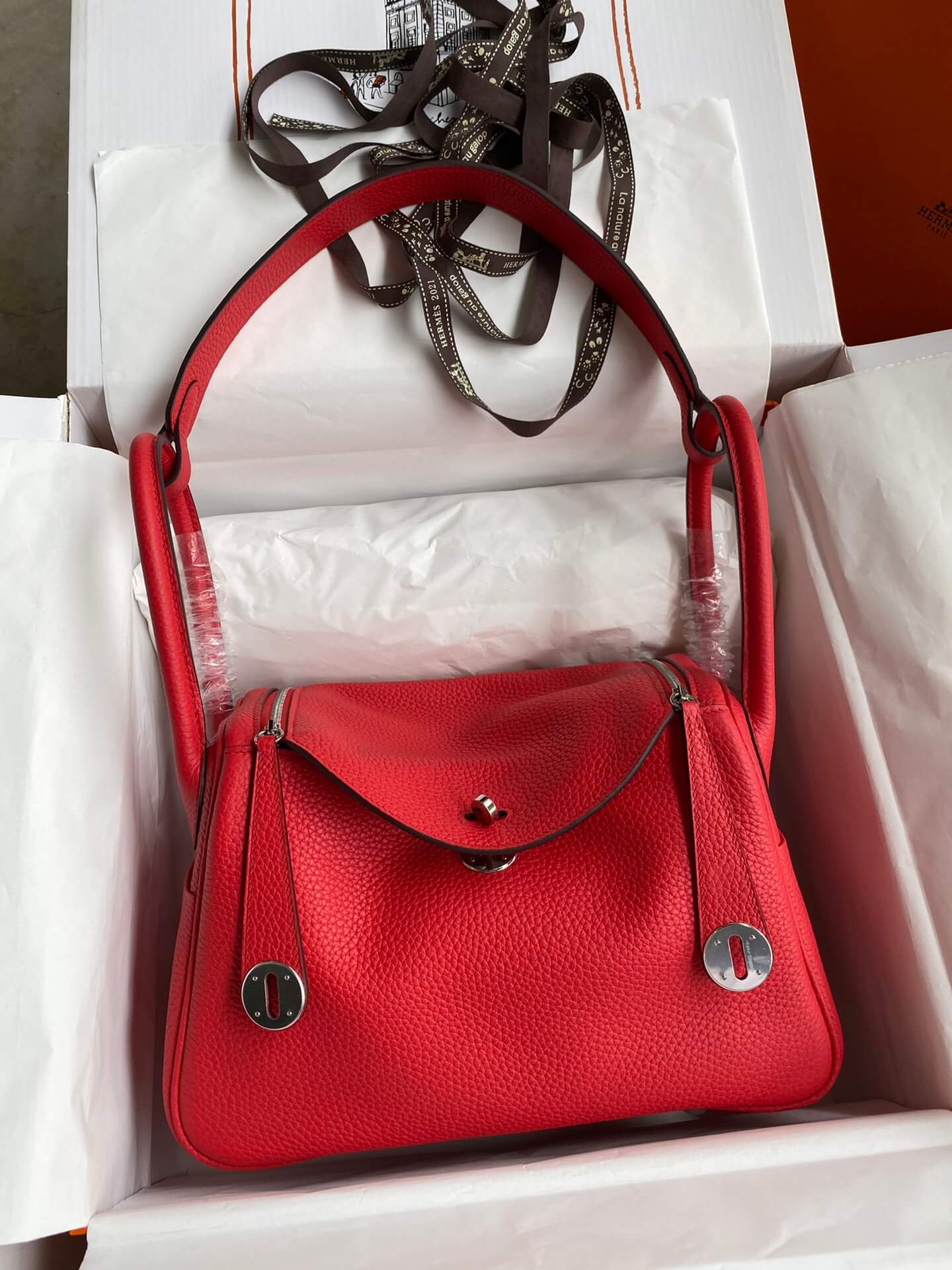 LD26cm, red silver buckle