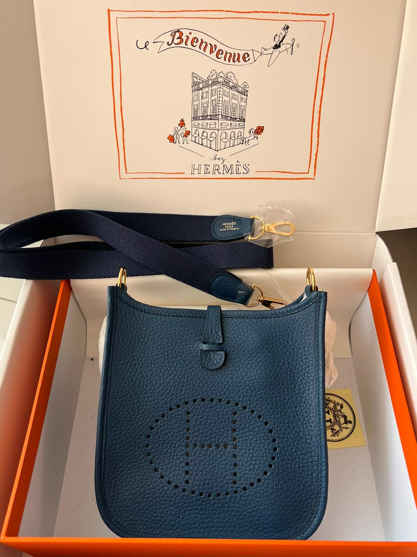 Evelyne17cm, sapphire blue
