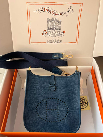 Evelyne17cm, sapphire blue