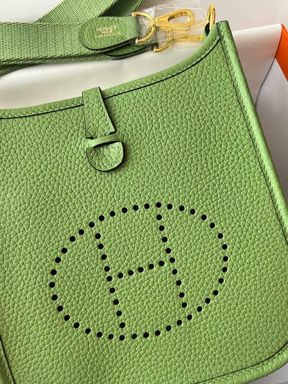 Evelyne17cm, avocado green