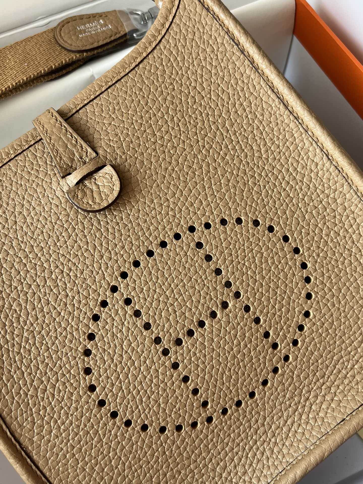 Evelyne17cm, biscuit color