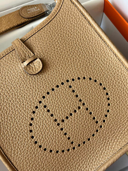 Evelyne17cm, biscuit color
