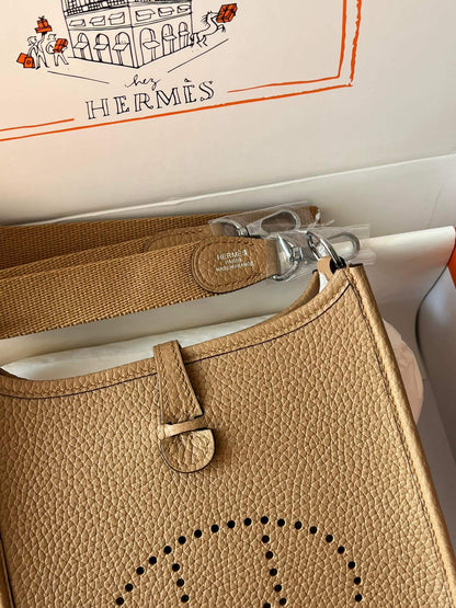 Evelyne17cm, biscuit color