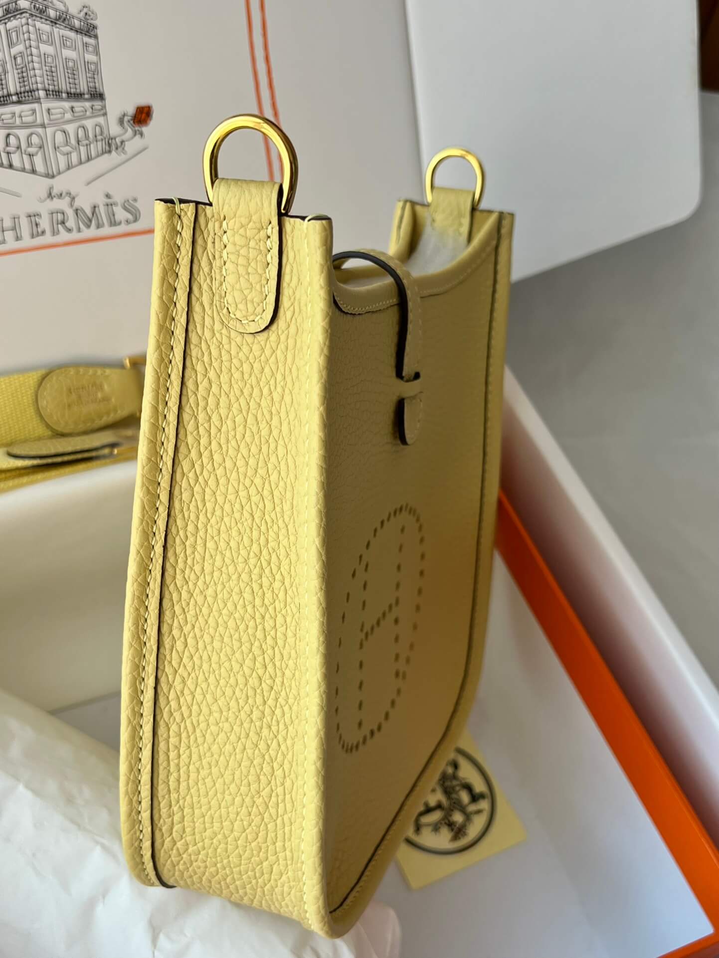 Evelyne17cm, chicken yellow