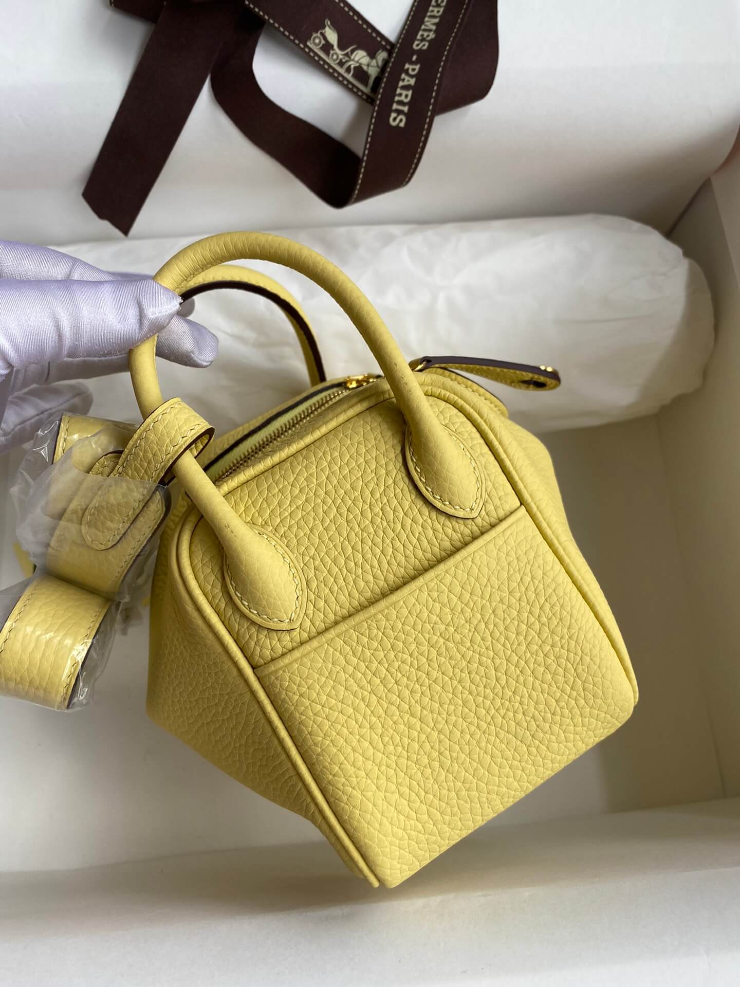 LD19cm, chicken yellow