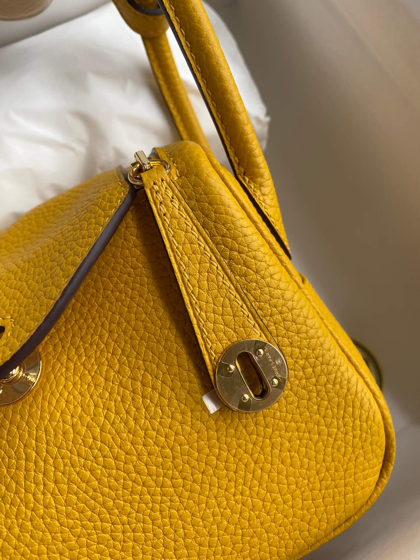 LD19cm, amber yellow