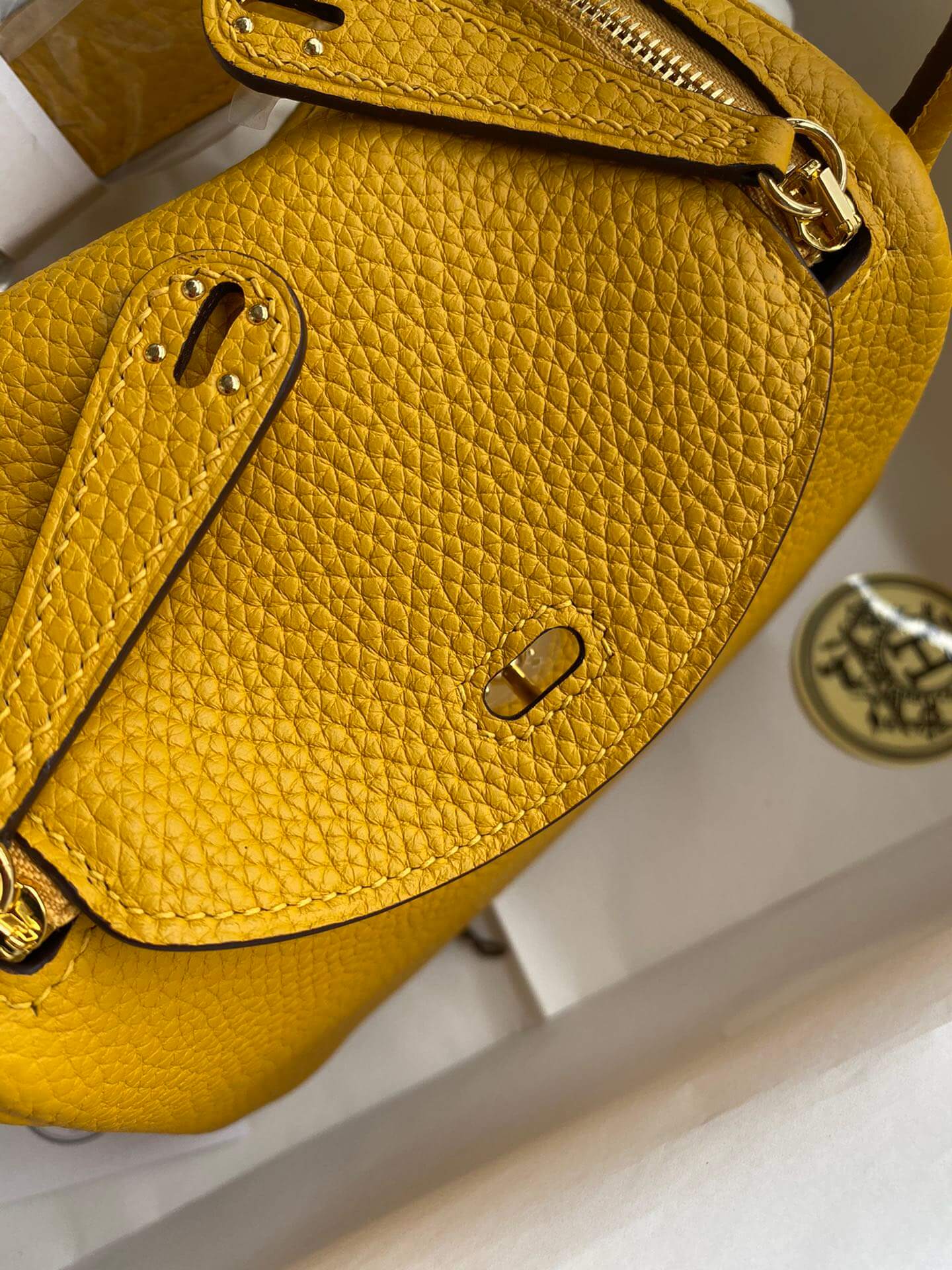 LD19cm, amber yellow