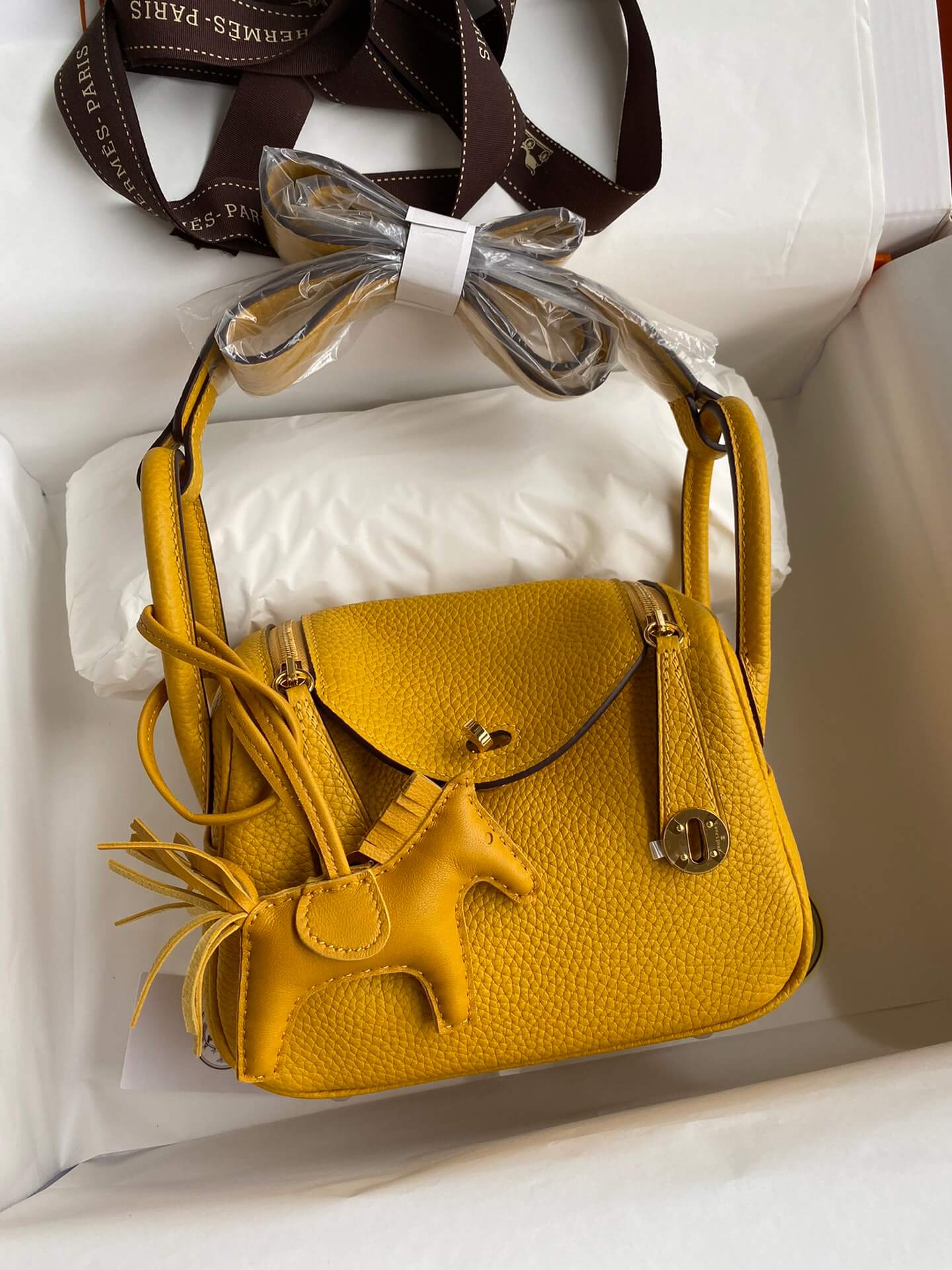 LD19cm, amber yellow