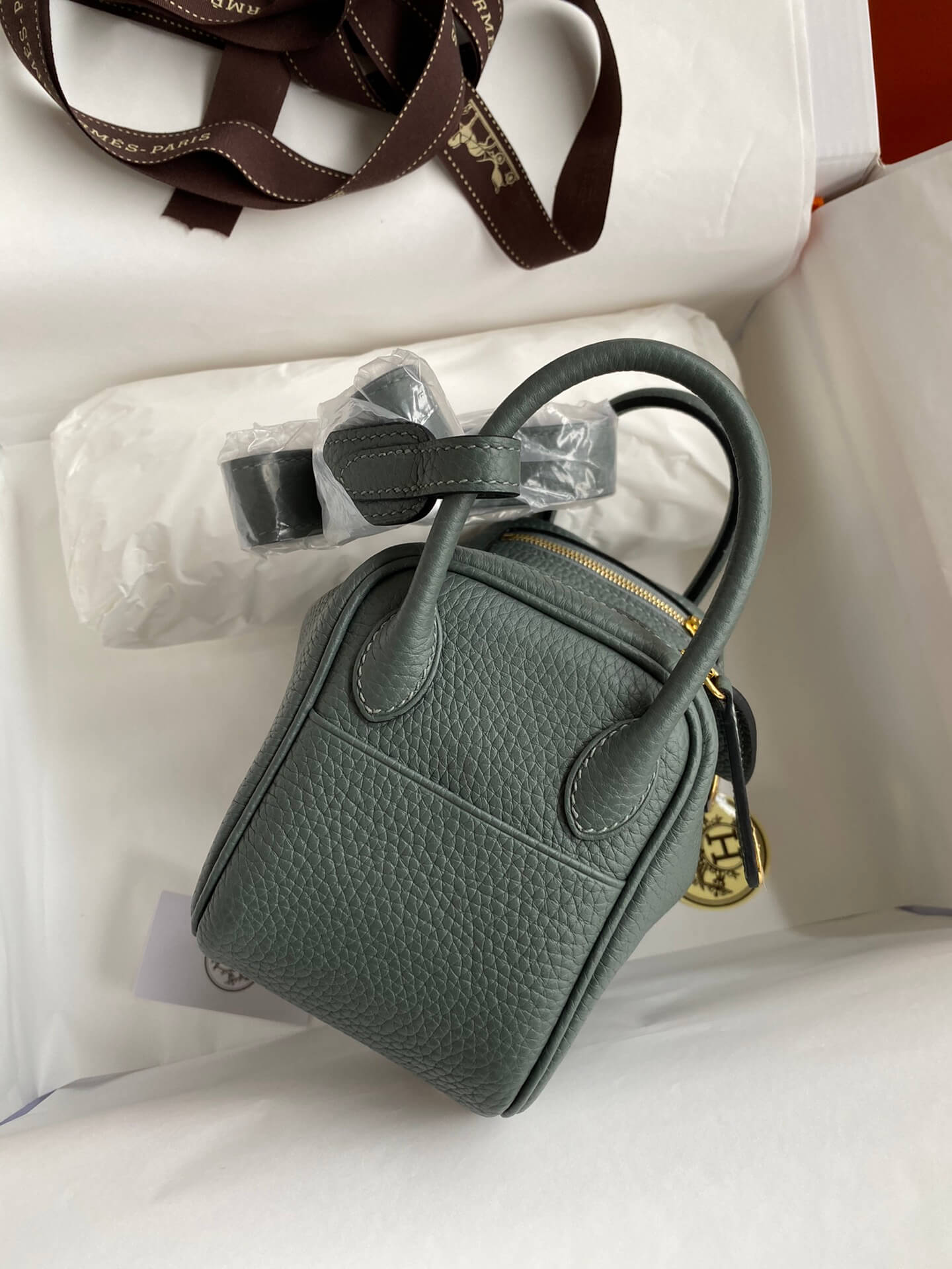 LD19cm, almond green