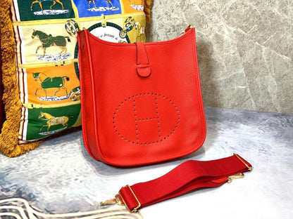 Evelyne29cm: red