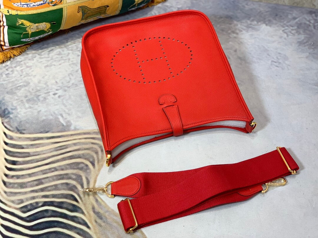 Evelyne29cm: red