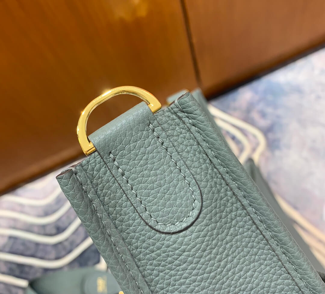 Evelyne29cm: almond green