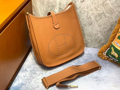 Evelyne29cm: golden brown