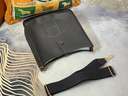 Evelyne29cm: black