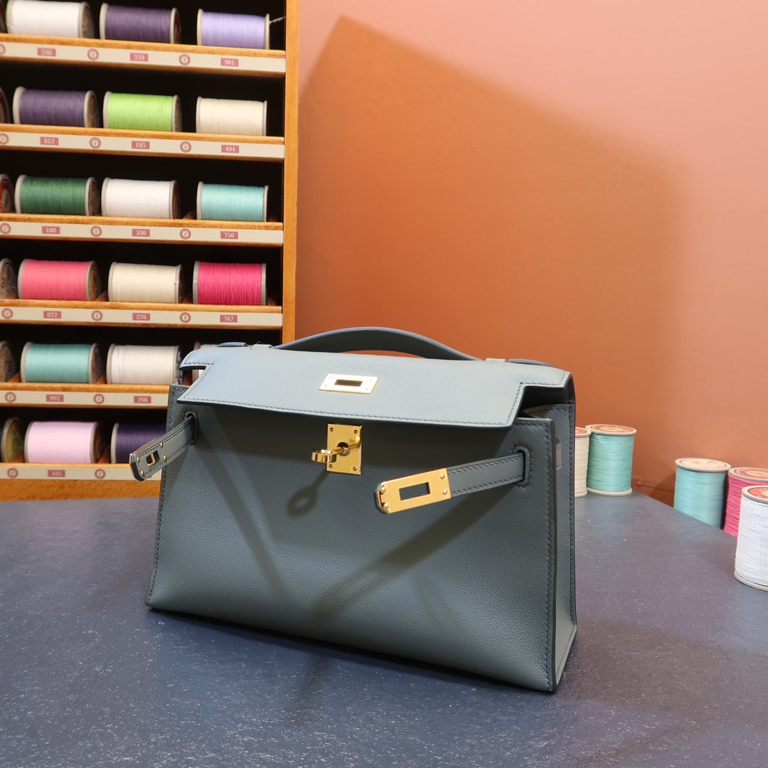 KL, 22cmswift: almond green