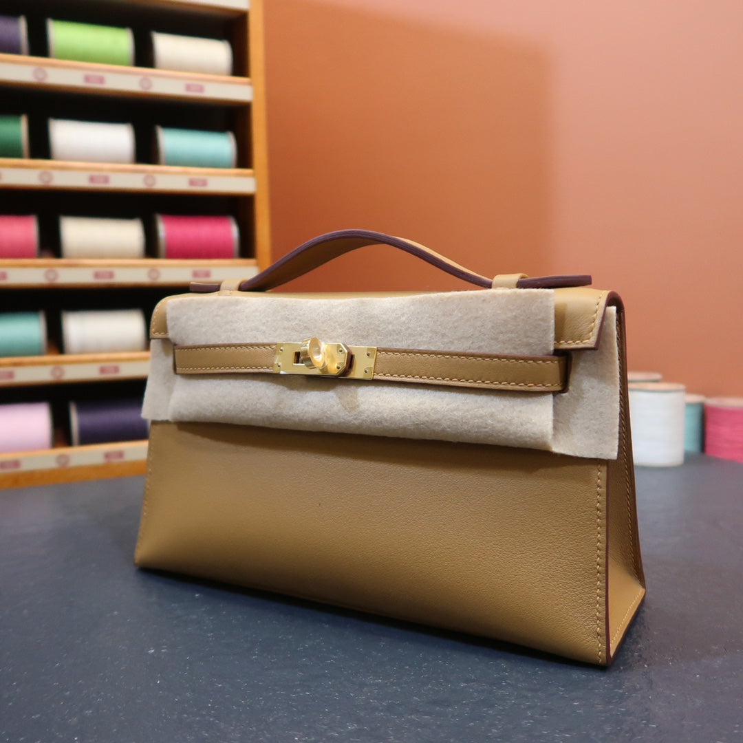 KL,22cmswift: biscuit color 4B gold buckle