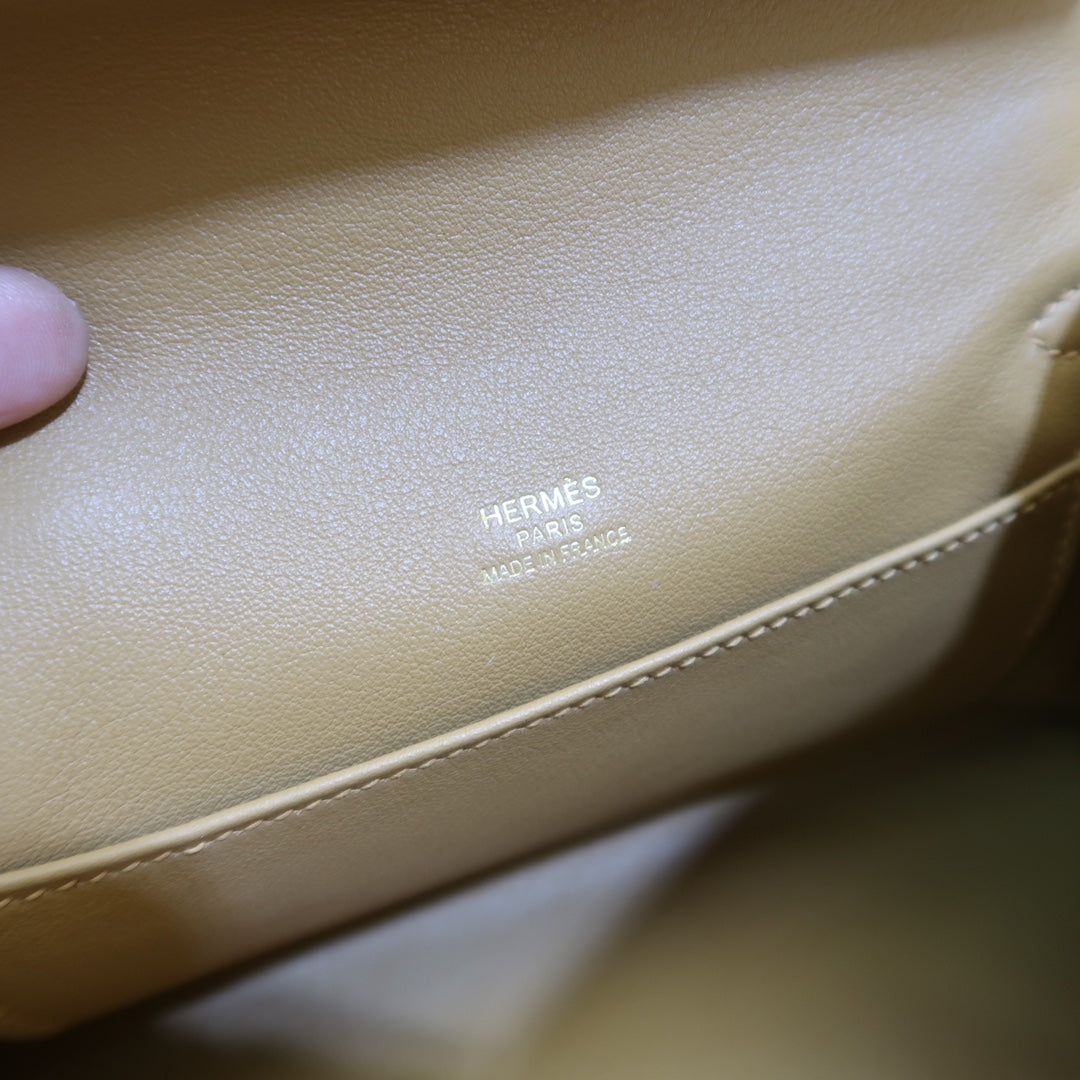 KL,22cmswift: biscuit color 4B gold buckle