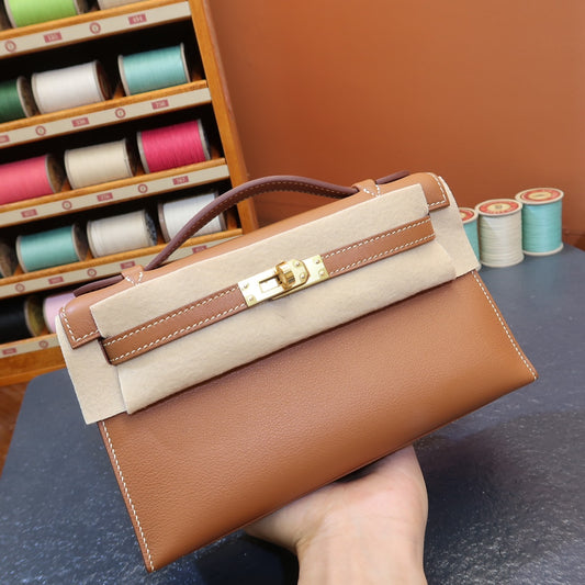 KL, 22cmswift: golden brown