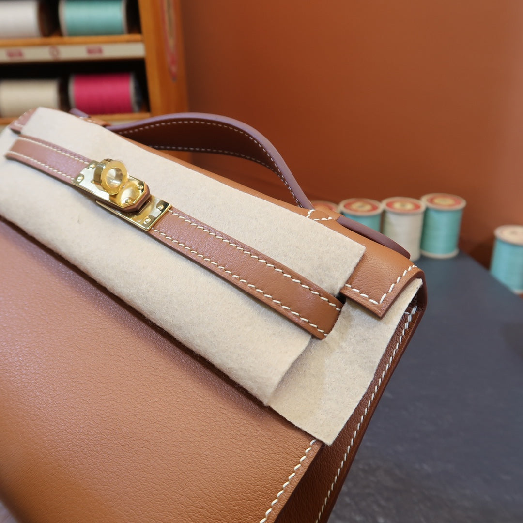 KL, 22cmswift: golden brown