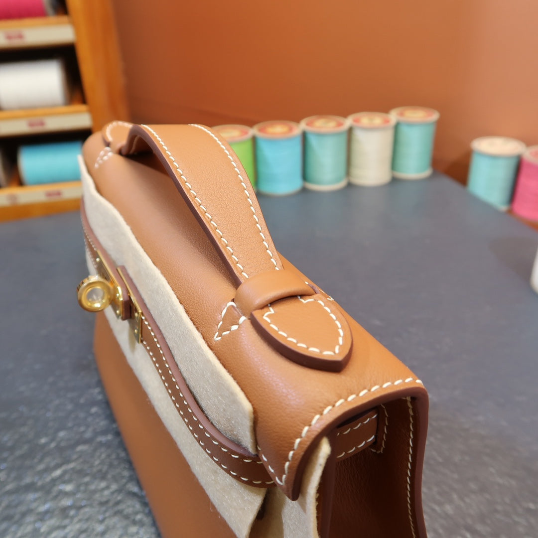 KL, 22cmswift: golden brown