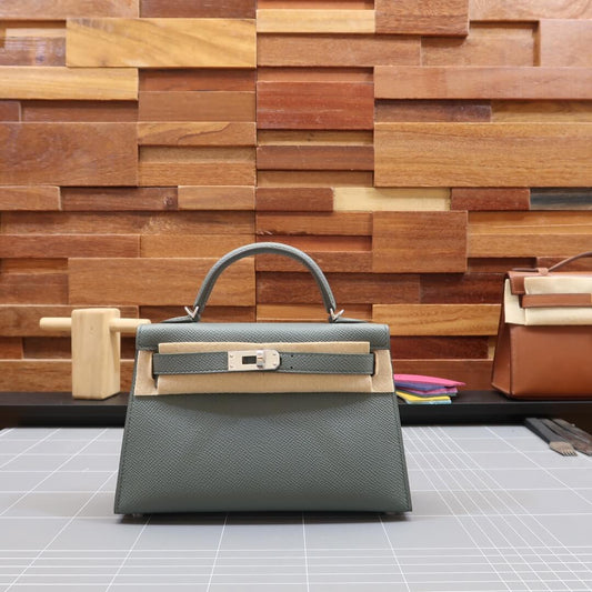 KL19cm: almond green