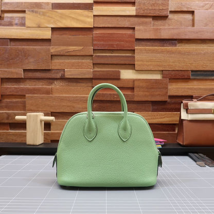 Mini bolide: avocado green