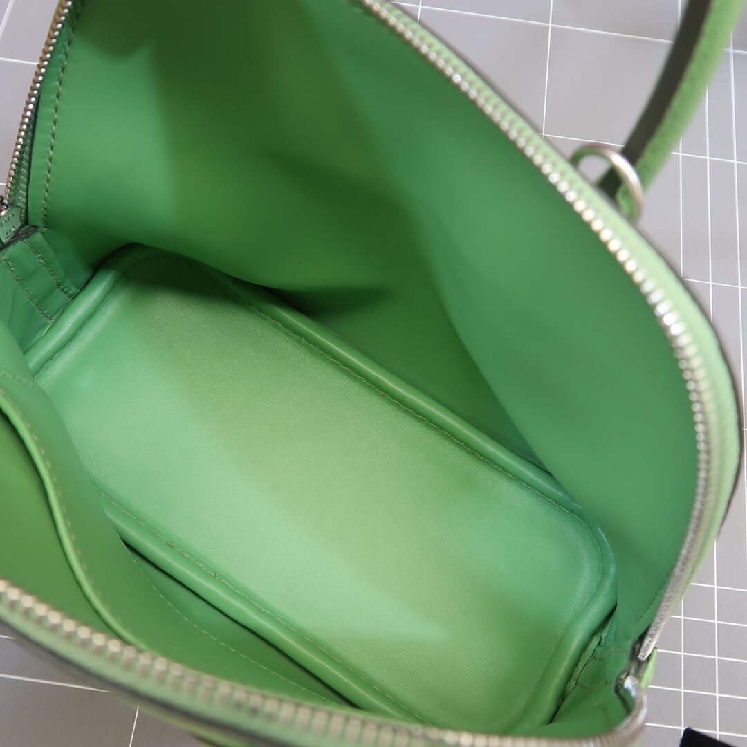 Mini bolide: avocado green