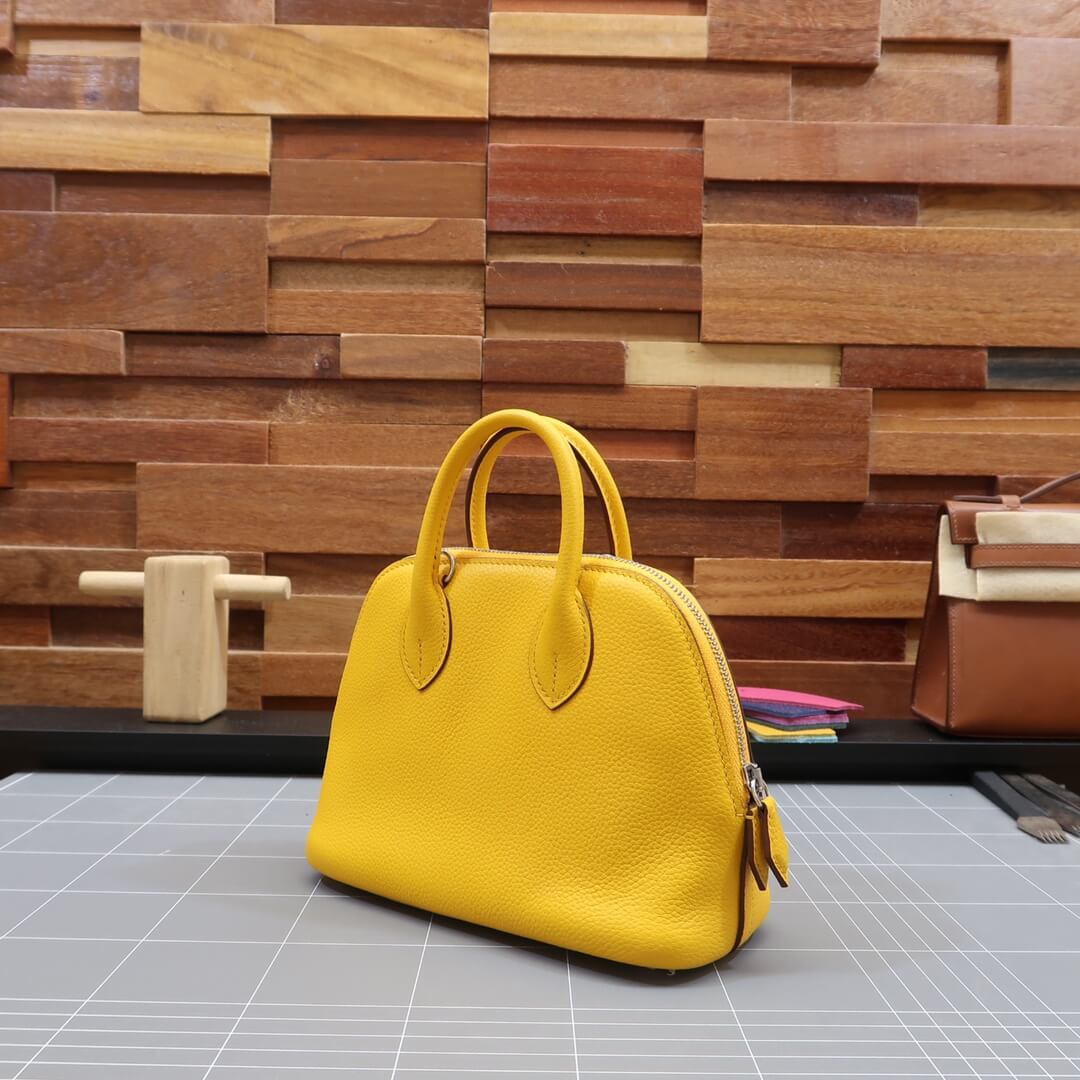 Mini bolide: amber yellow