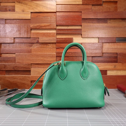 Mini bolide: velvet green