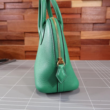 Mini bolide: velvet green