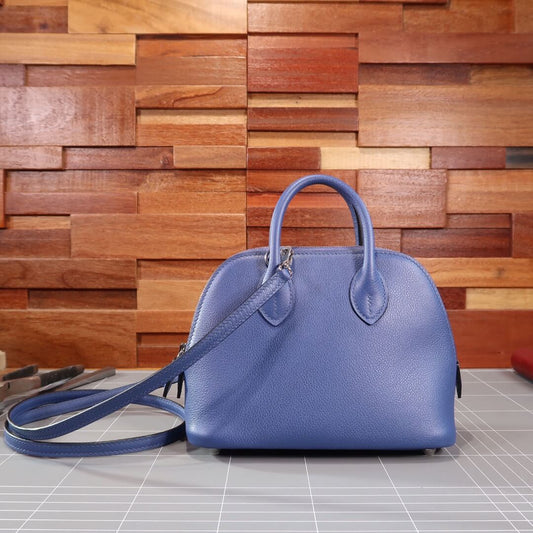 Mini bolide: bright blue
