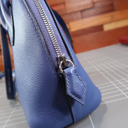 Mini bolide: bright blue