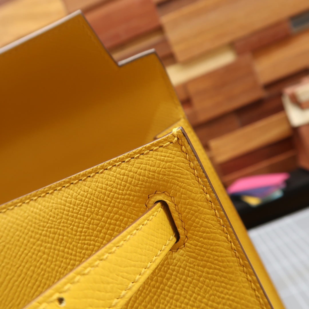 KL25cmepsom: amber yellow