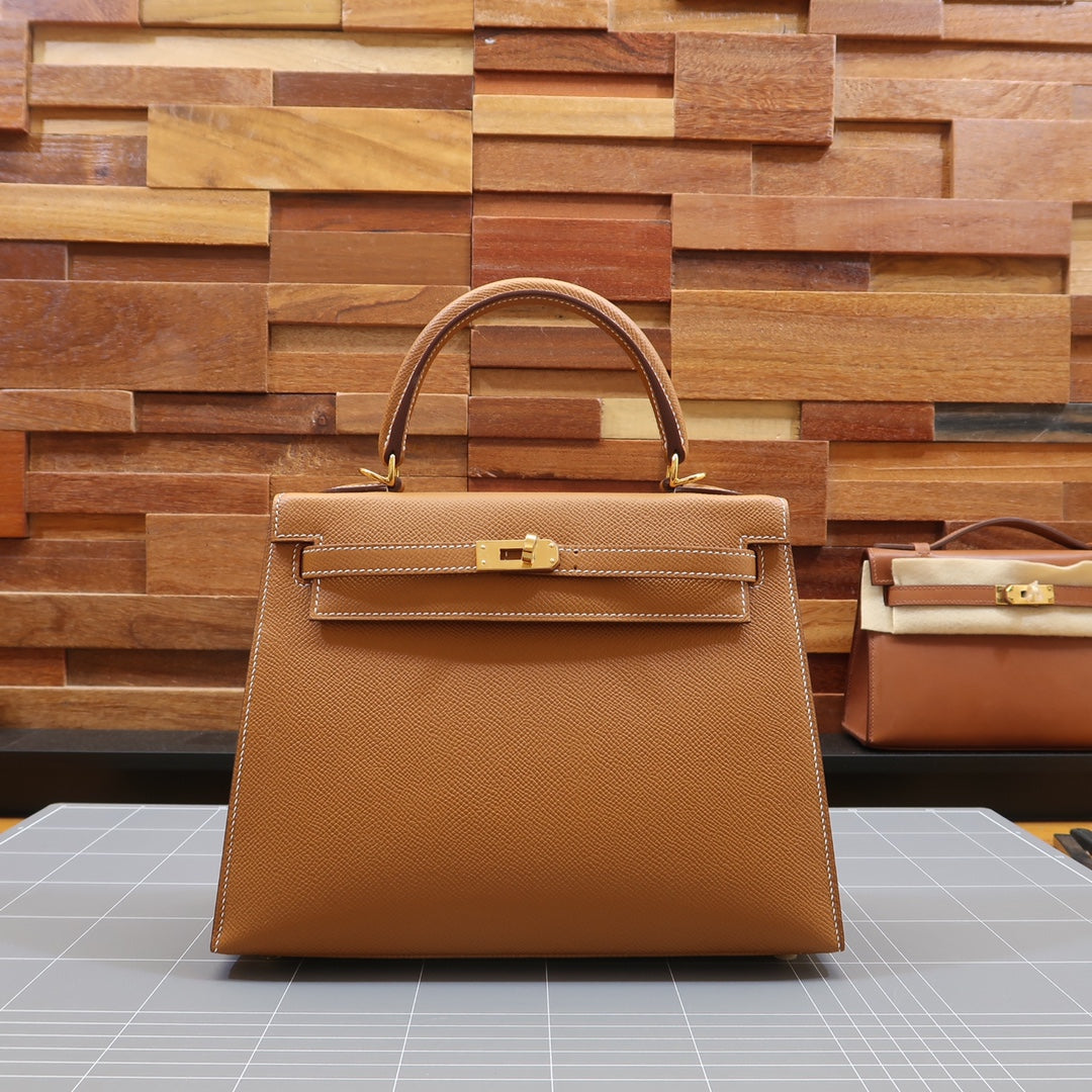 KL25cmepsom: golden brown