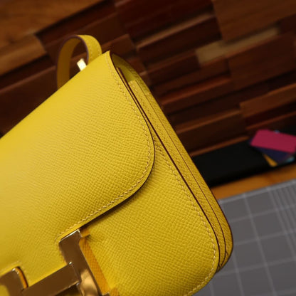 Constance: amber yellow
