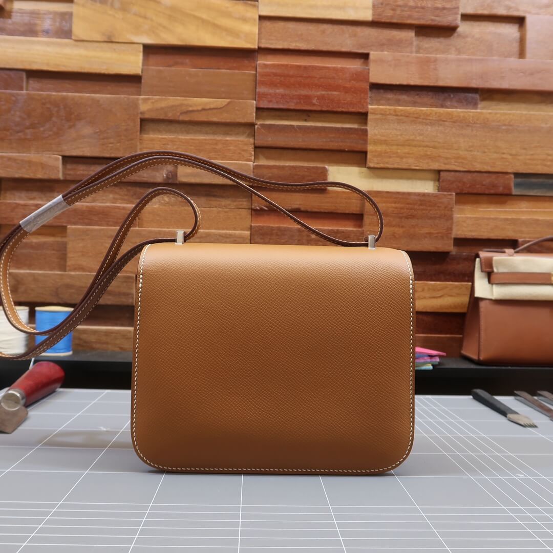 Constance: golden brown