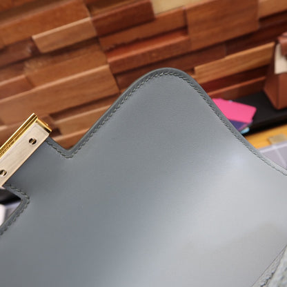 Constance: Almond Green