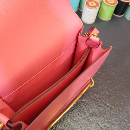 Roulis: lipstick powder