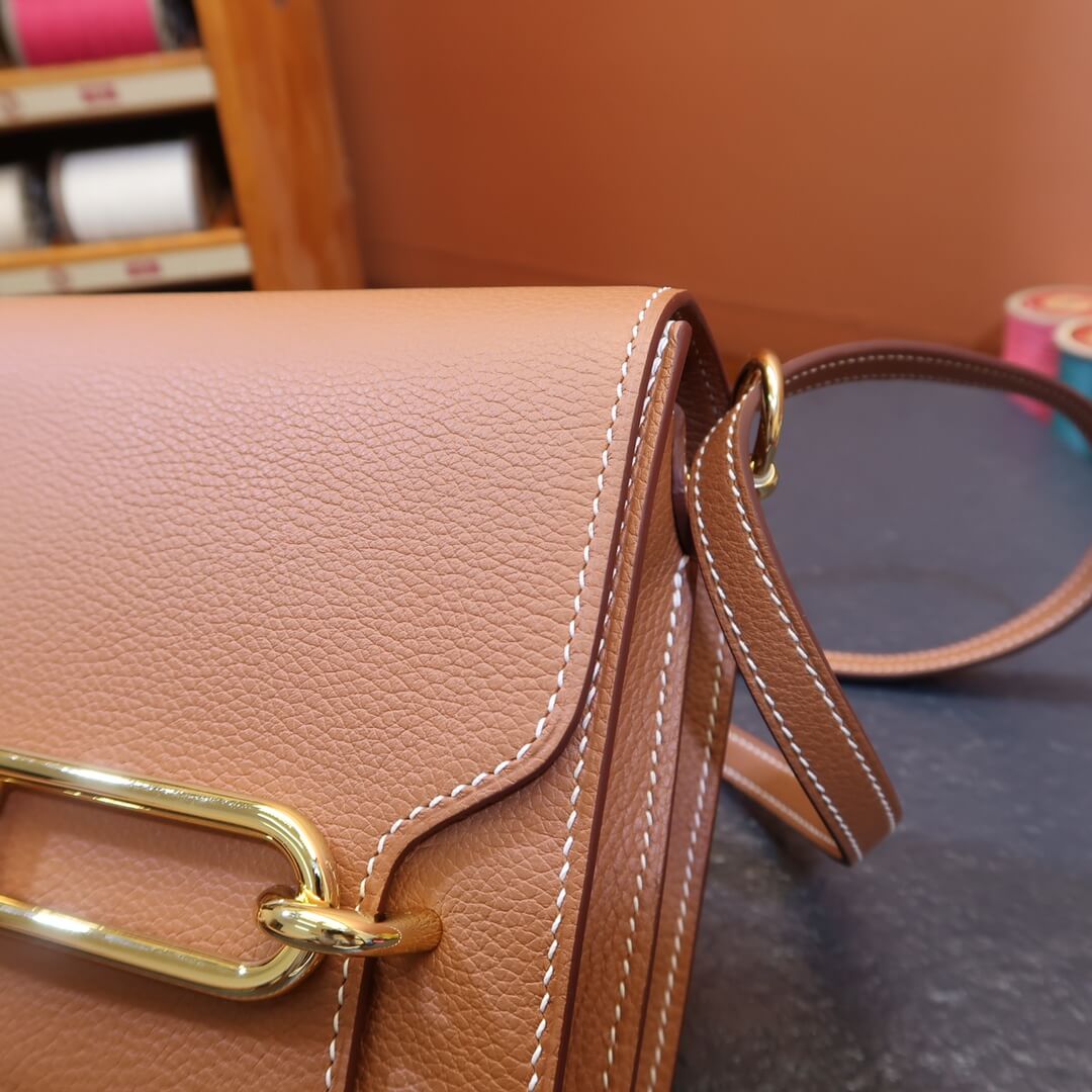 Roulis: golden brown