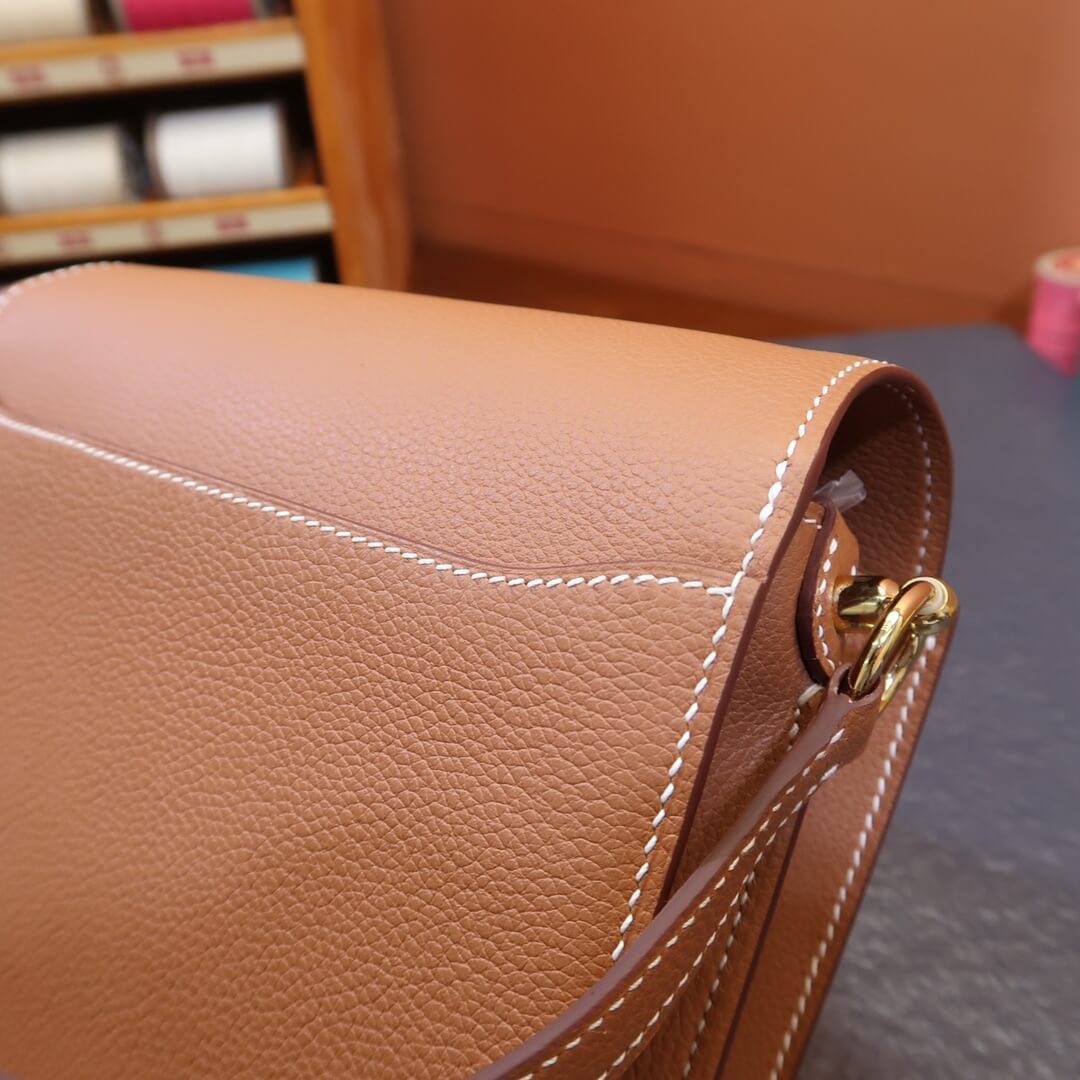 Roulis: golden brown