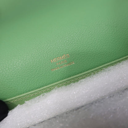 Roulis: Avocado Green