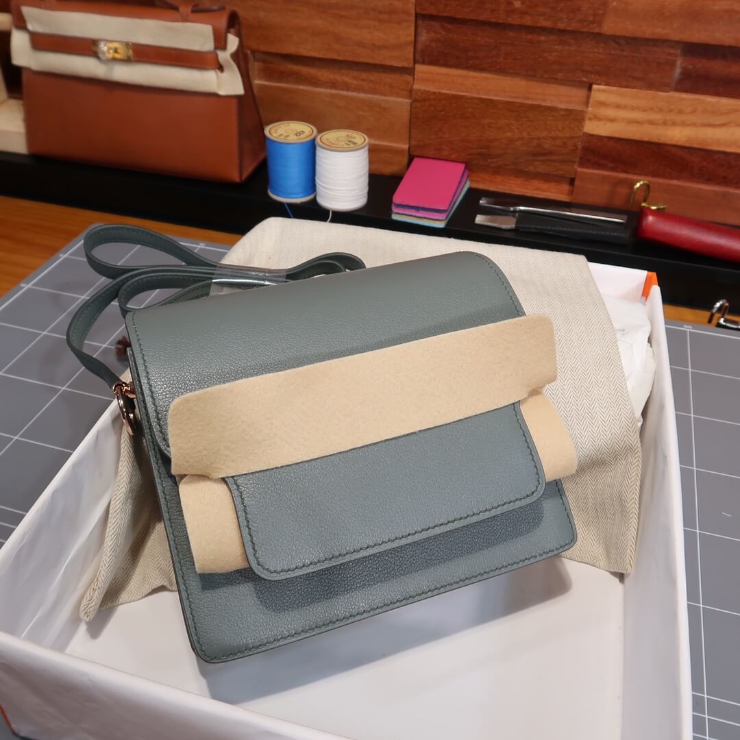Roulis: Almond Green