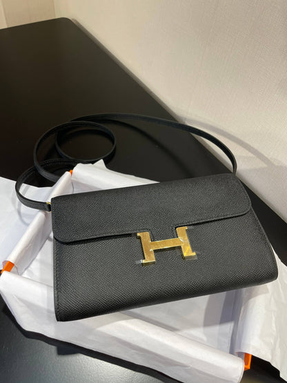ConstanceToGo: Black
