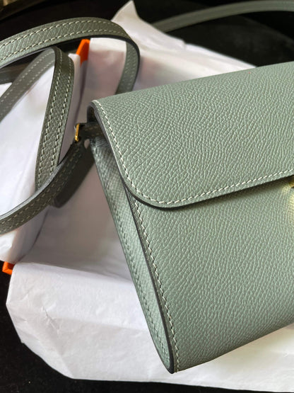 ConstanceTo Go: Almond Green