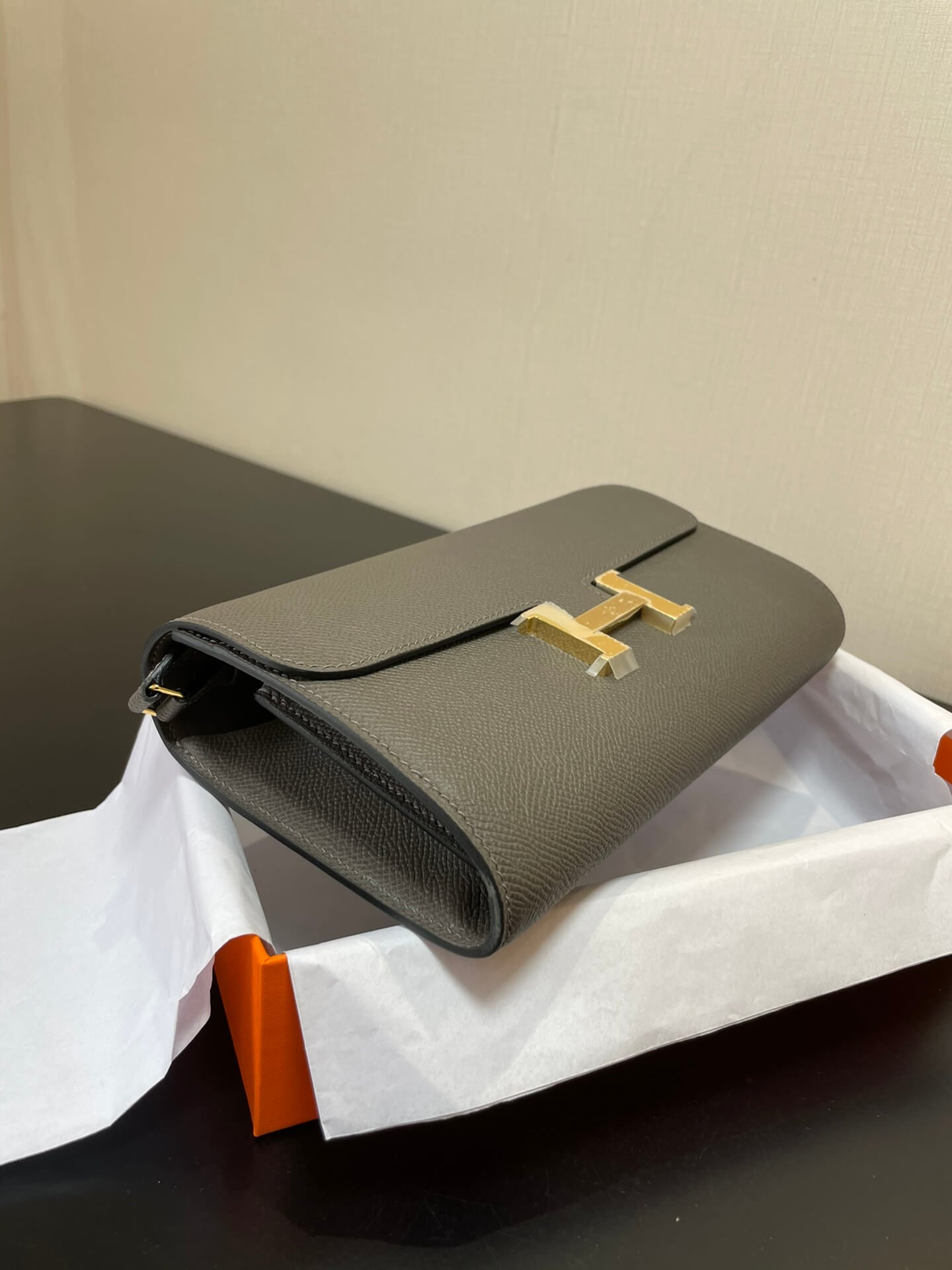 ConstanceTo Go: Pewter Gray